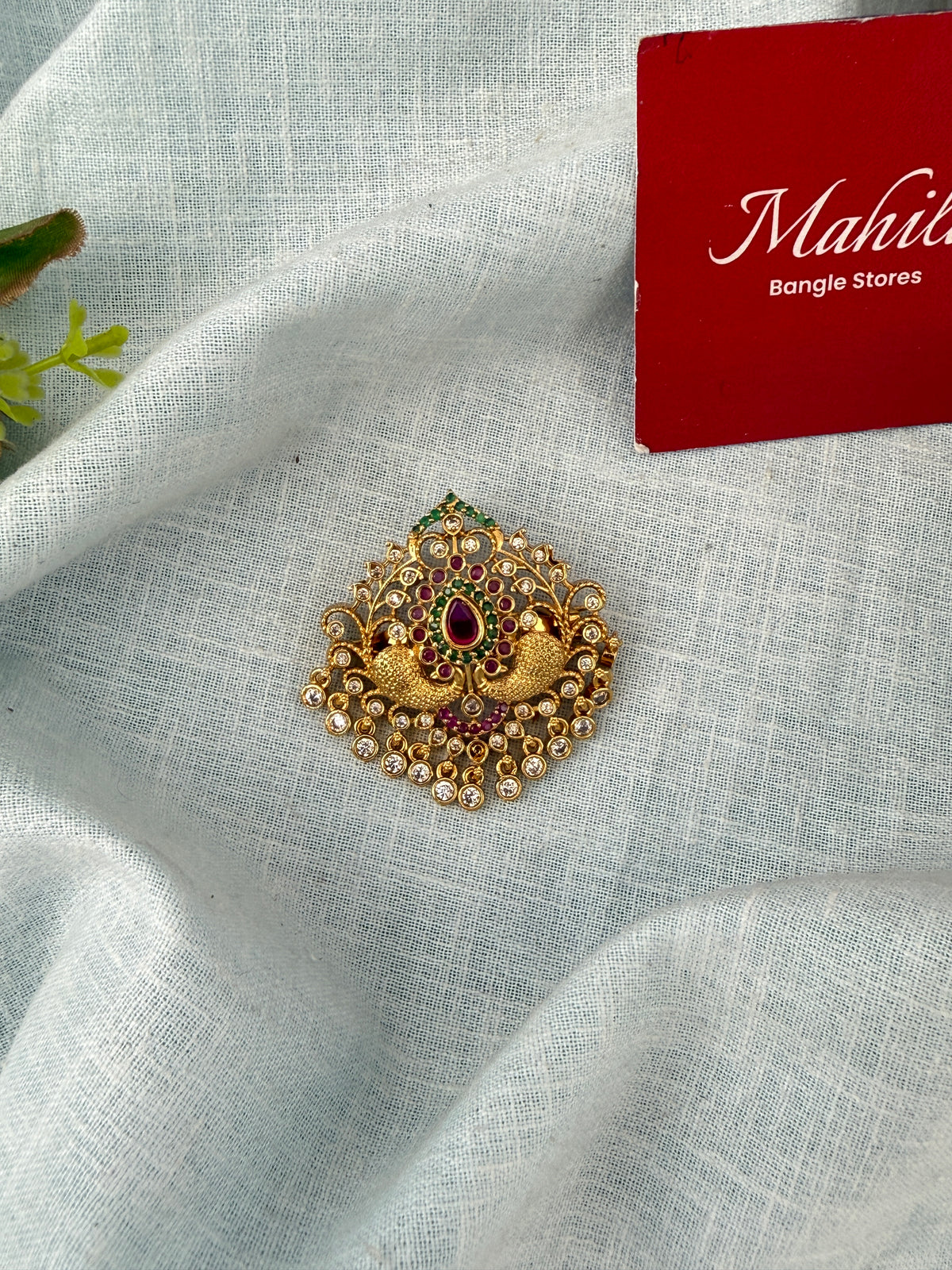 Stylish Saree Pins for women