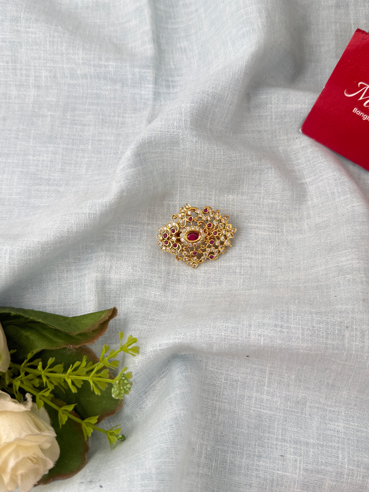 Stylish Saree Pins for women