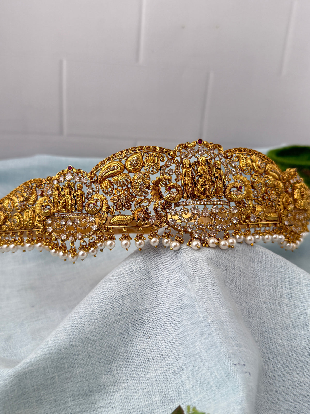 Traditional bridal hip belt for women