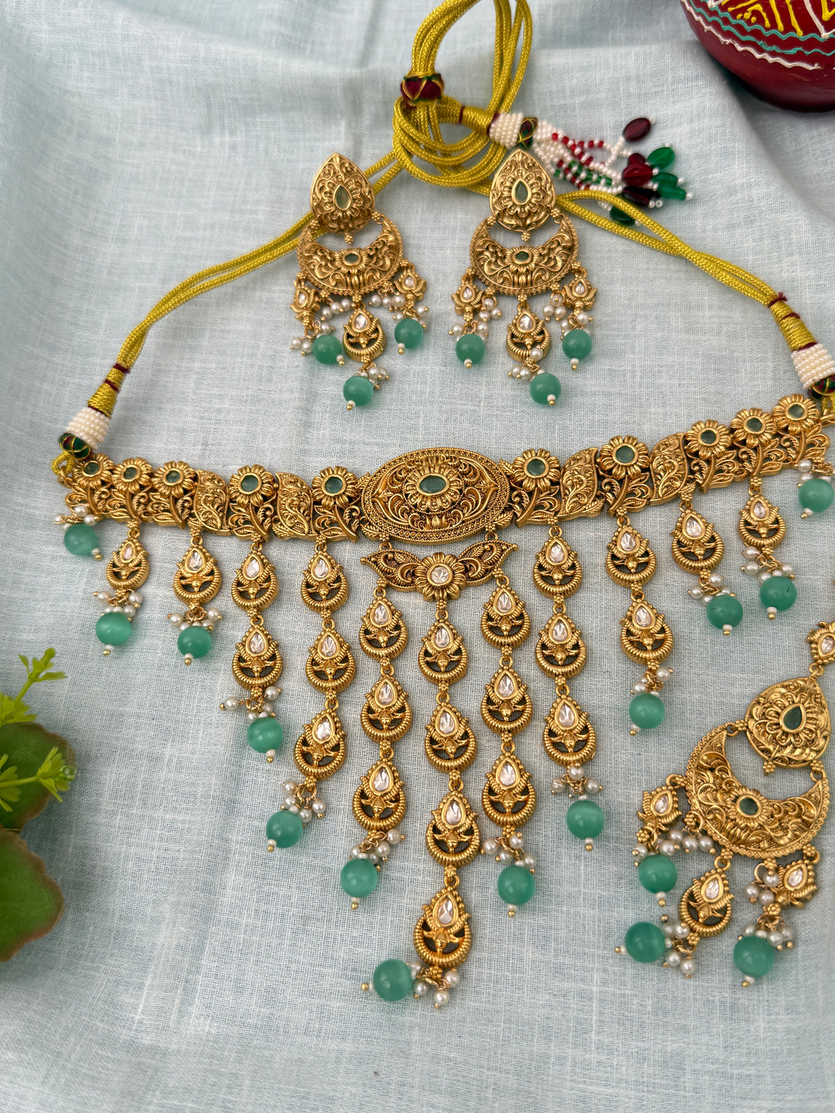Antique Kundan Grand Necklace With Maang Tikka Short Set | N1306