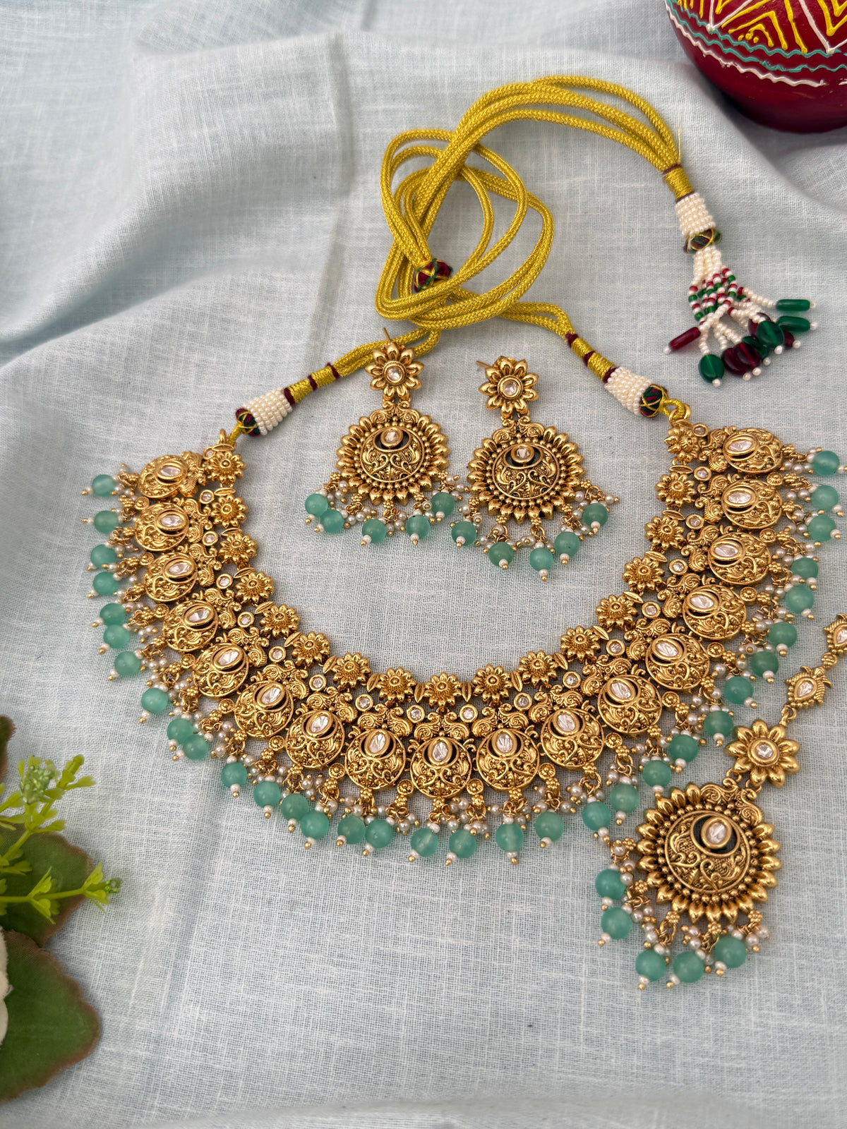 Antique Kundan Grand Necklace With Maang Tikka Short Set | N1299