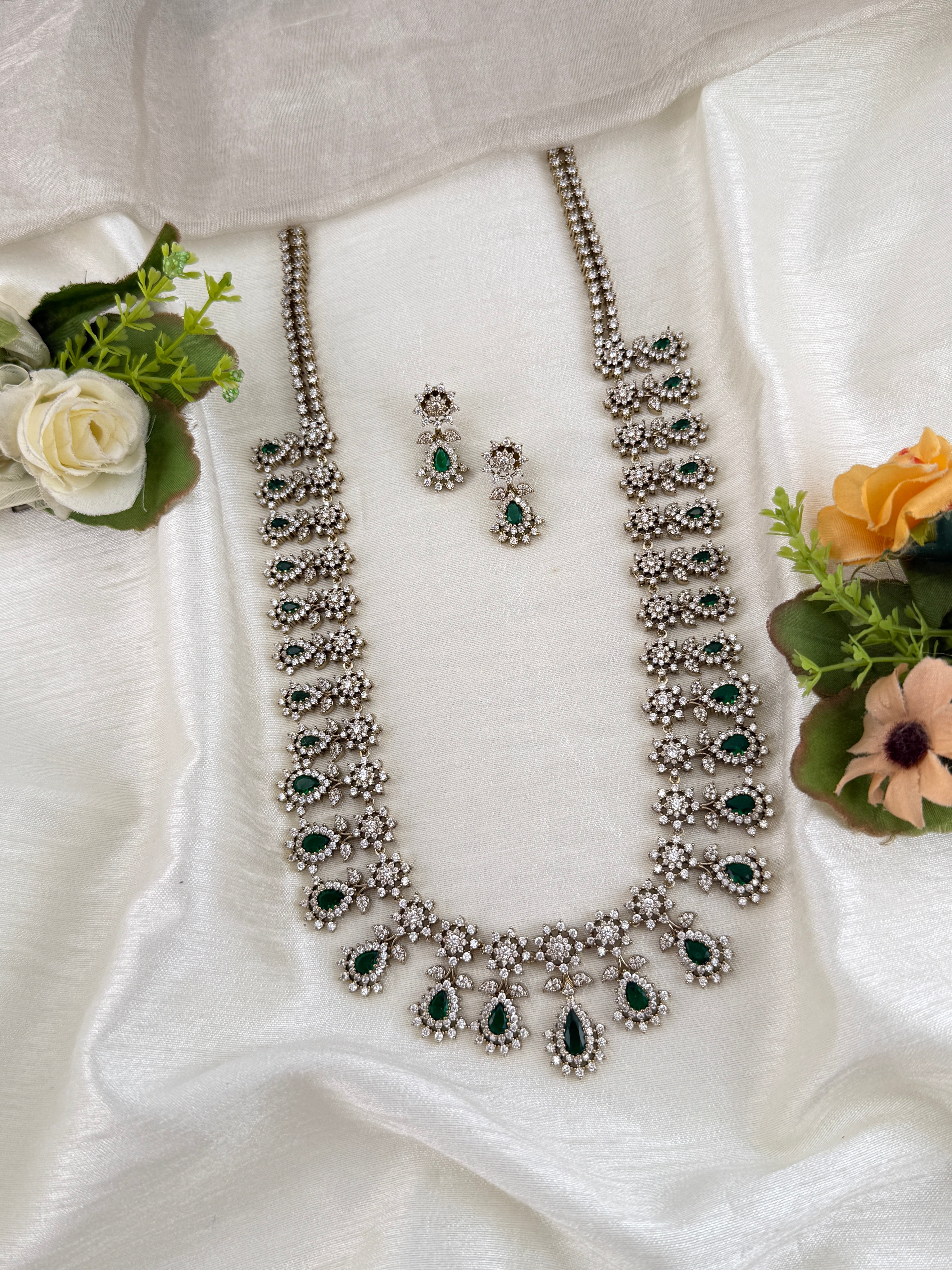Victorian designer necklace for women