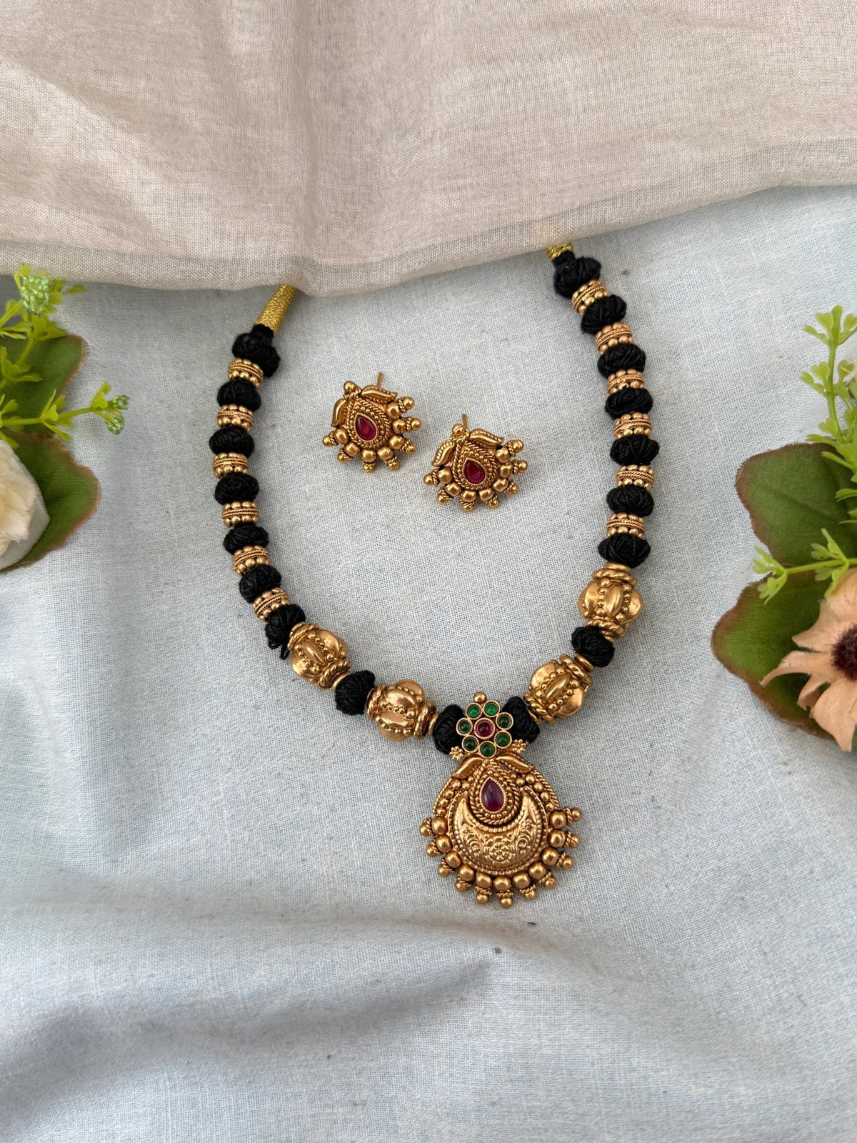 Antique Beads Necklace Pendant Set | N0212 - Mahilas