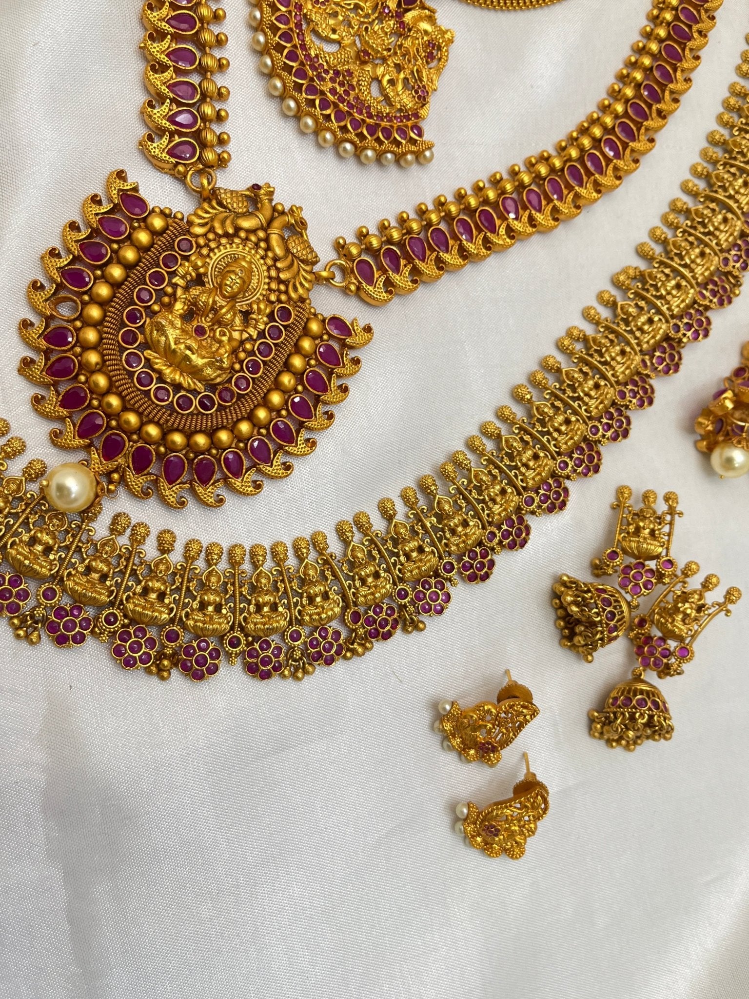 Antique Bridal Set 6 - Mahilas