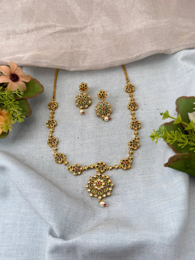 Antique Flower Pendant Short Necklace Set | No293 - Mahilas