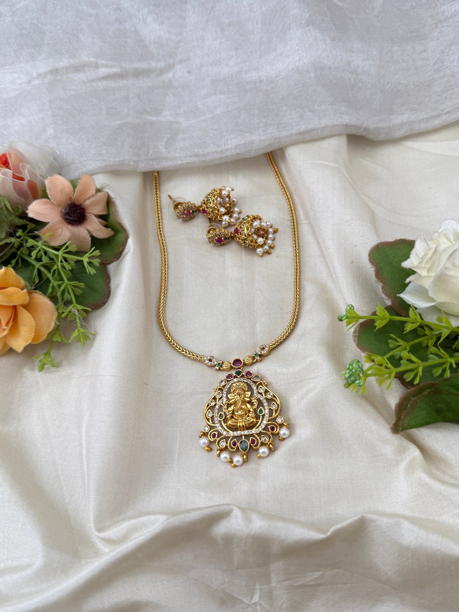 Antique Ganapathi Pendant Necklace Set | No327 - Mahilas