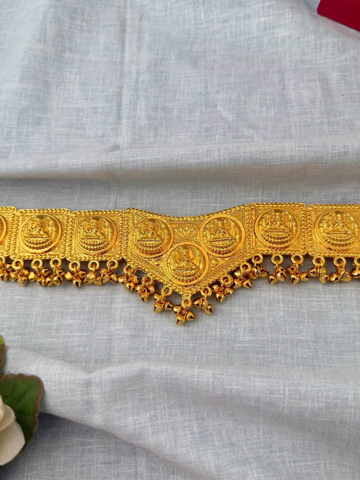 Antique Gold Lakshmi Grand Vaddanam Kamarbandh | V0095 - Mahilas