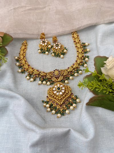 Antique Grand Pendant Short Necklace Set | No259 - Mahilas