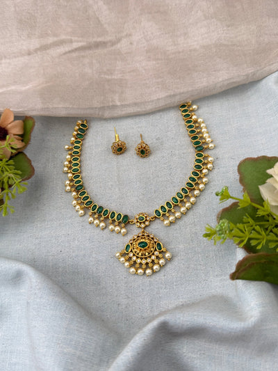 Antique Grand Pendant Short Necklace Set | No335 - Mahilas