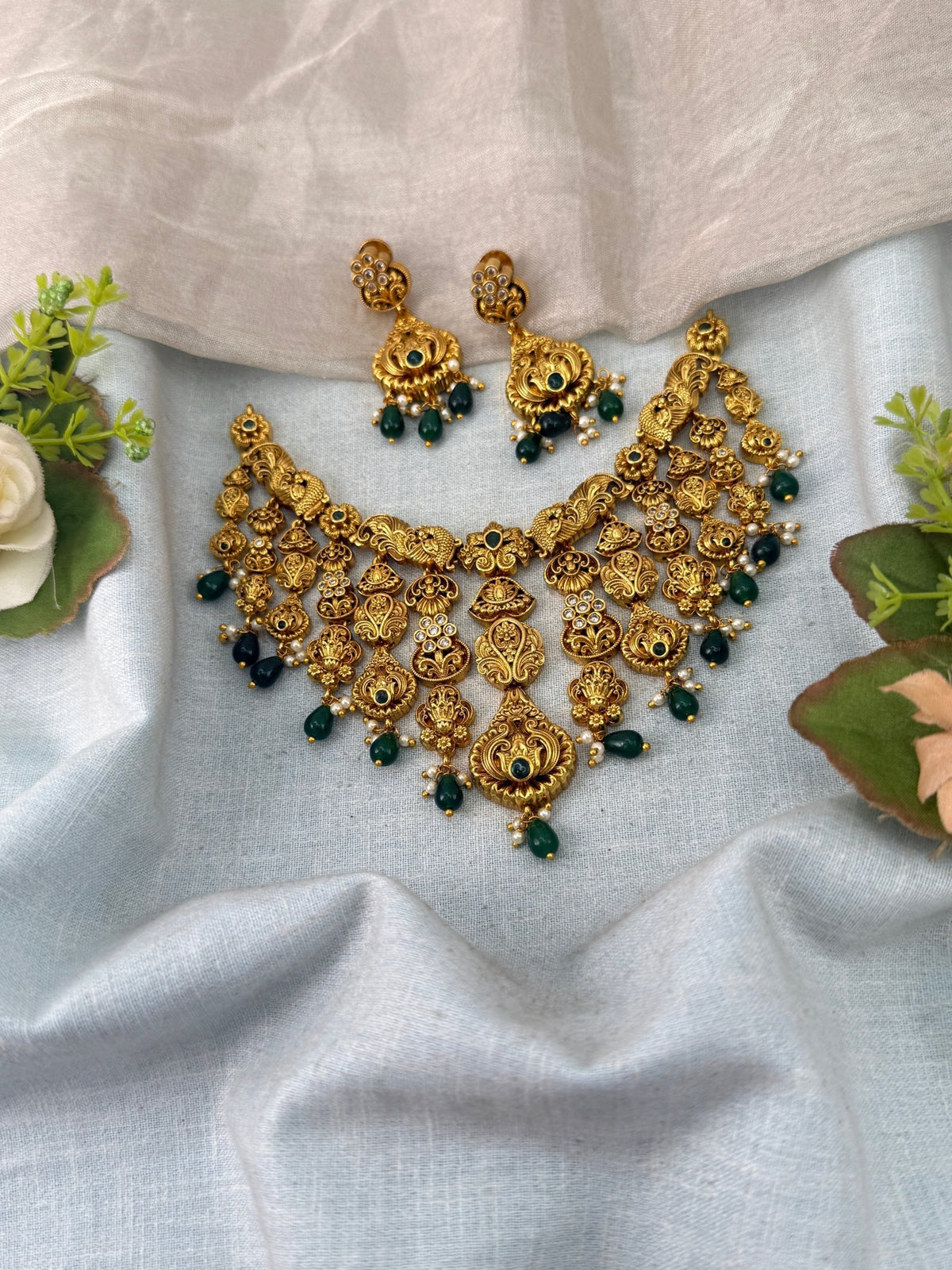 Antique Grand Short Necklace Set | 035 - Mahilas
