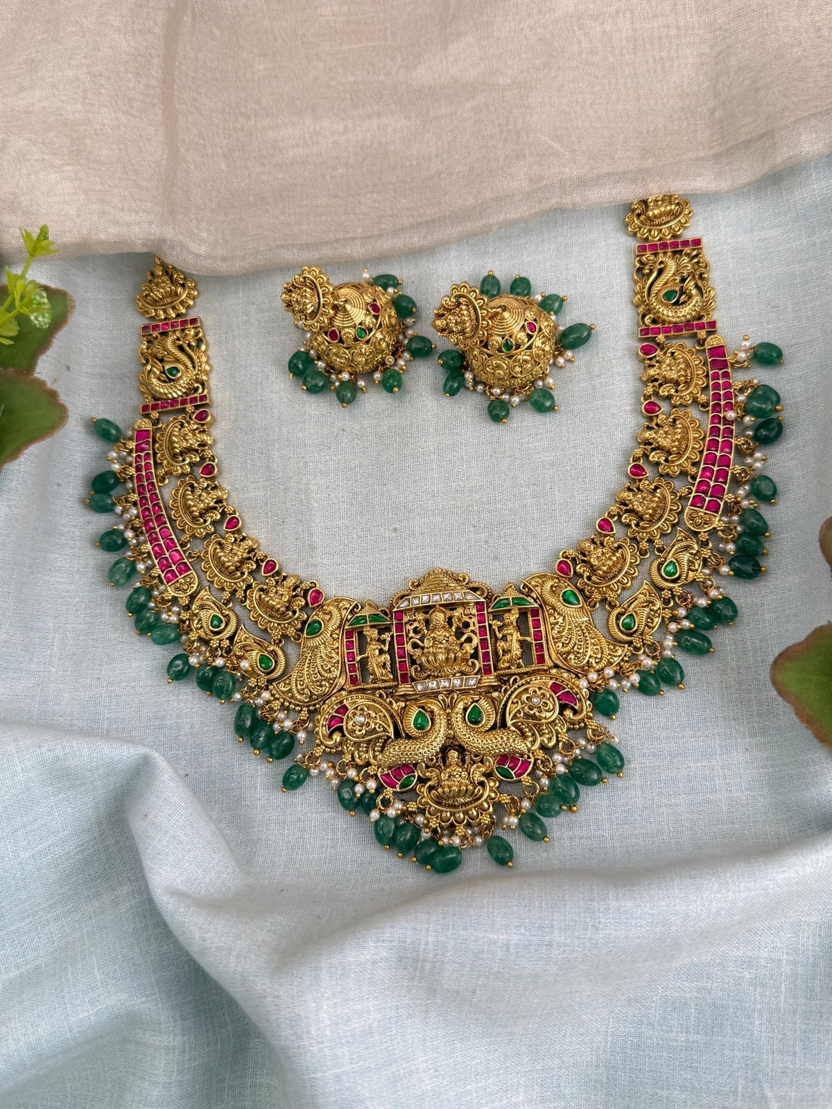 Antique Jadau Kundan Kanti Style Lakshmi Short Necklace Set | 0115 - Mahilas