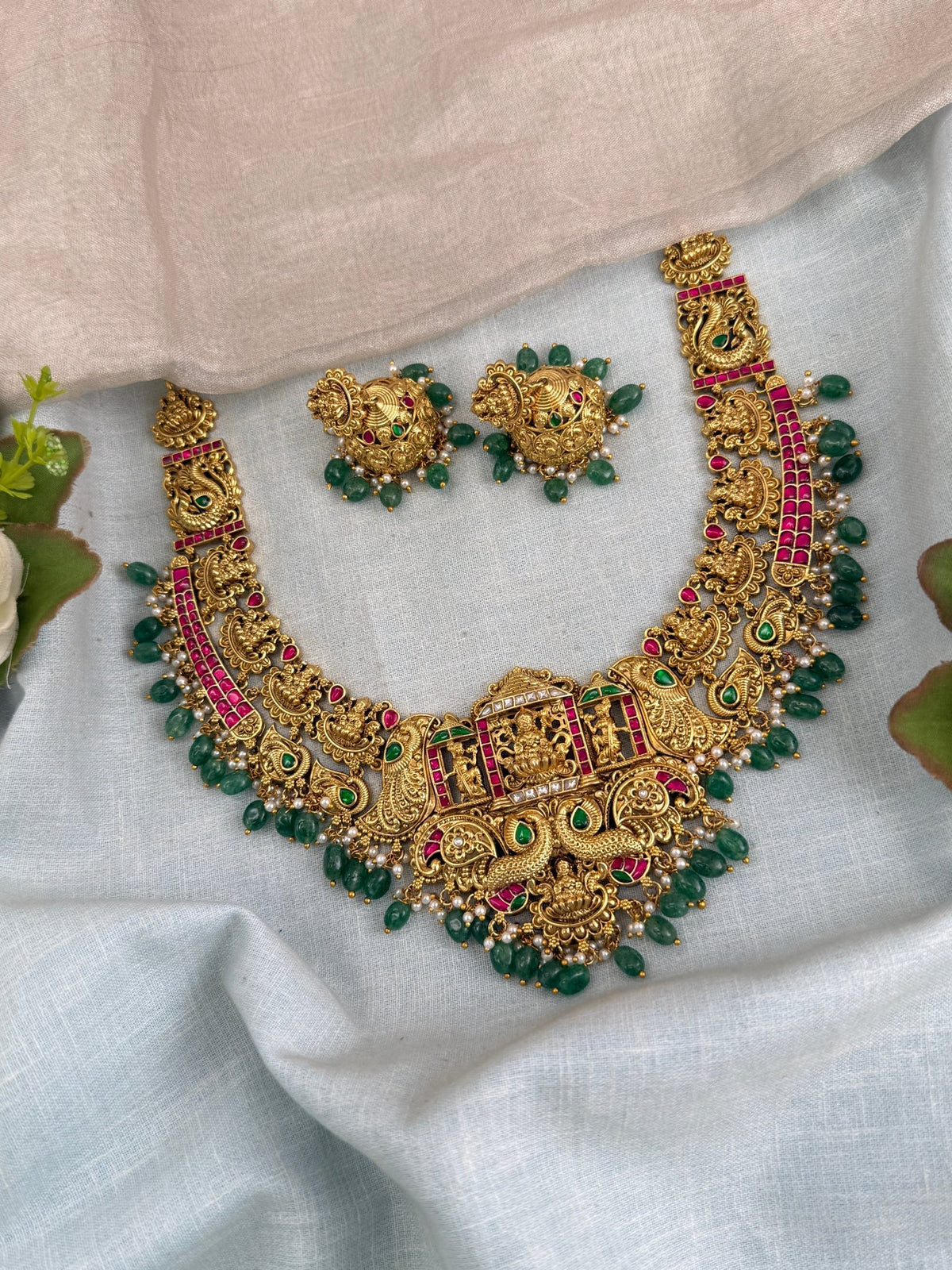 Antique Jadau Kundan Kanti Style Lakshmi Short Necklace Set | 0115 - Mahilas