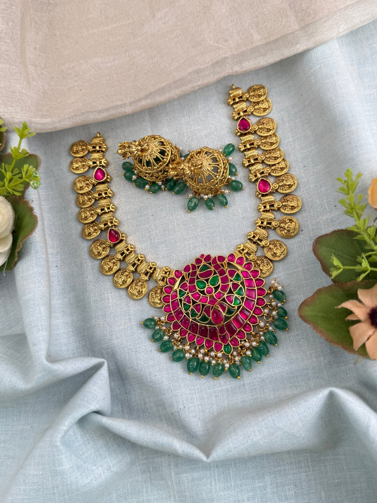 Antique Jadau Kundan Kasu Pendant Short Necklace Set | 088 - Mahilas