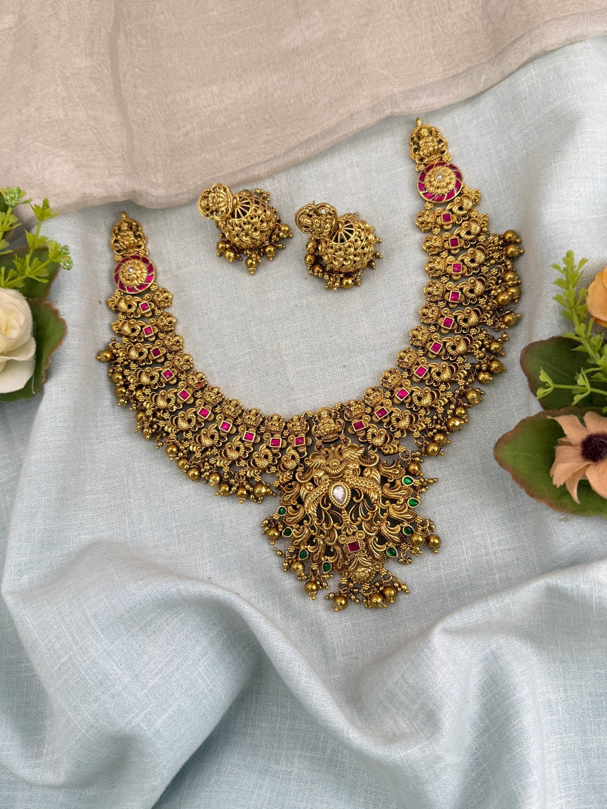 Antique Jadau Kundan Lakshmi Pendant Short Necklace Set | 0110 - Mahilas