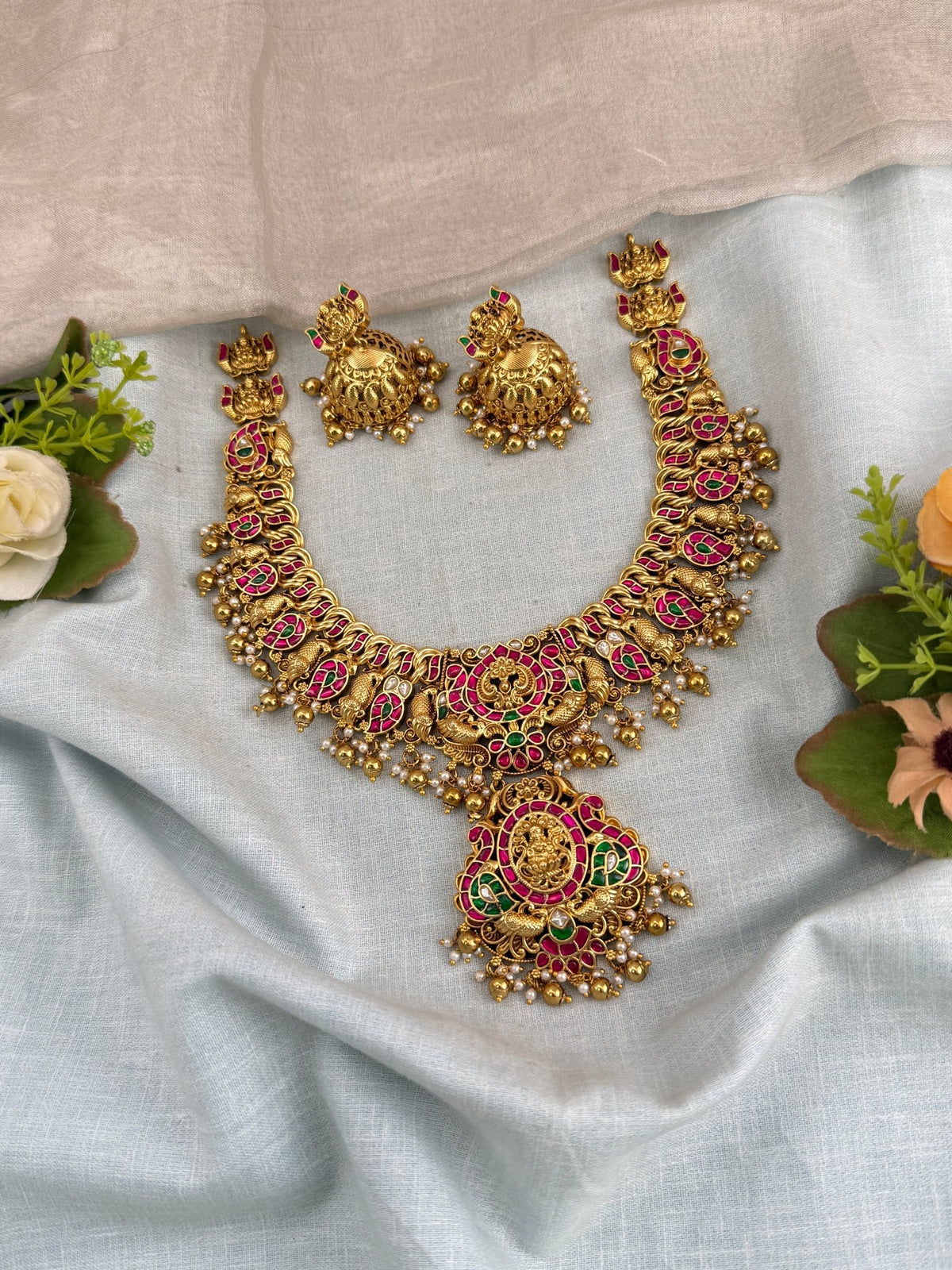 Antique Jadau Kundan Peacock Lakshmi Pendant Short Necklace Set | 0107 - Mahilas