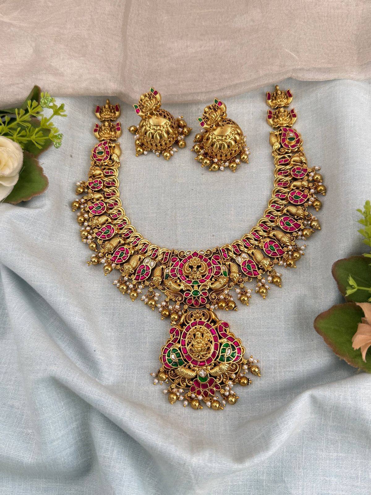 Antique Jadau Kundan Peacock Lakshmi Pendant Short Necklace Set | 0107 - Mahilas