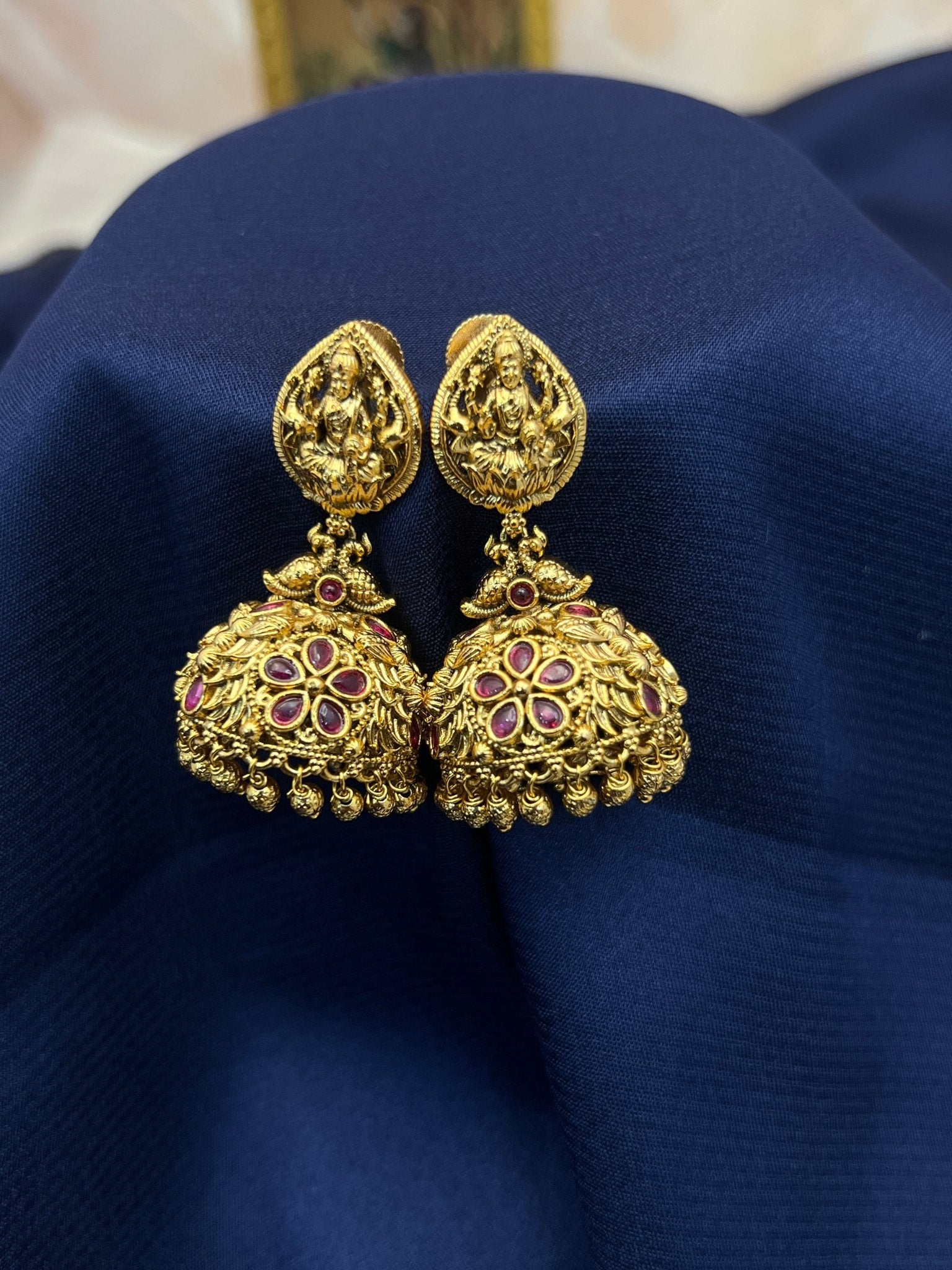 Antique Jhumka 0046 - Mahilas