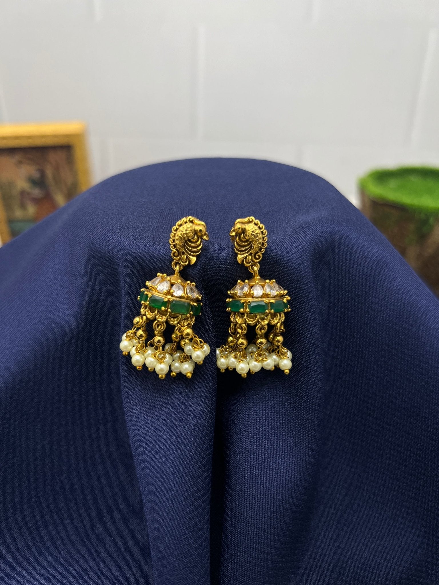 Antique Jhumka 0056 - Mahilas