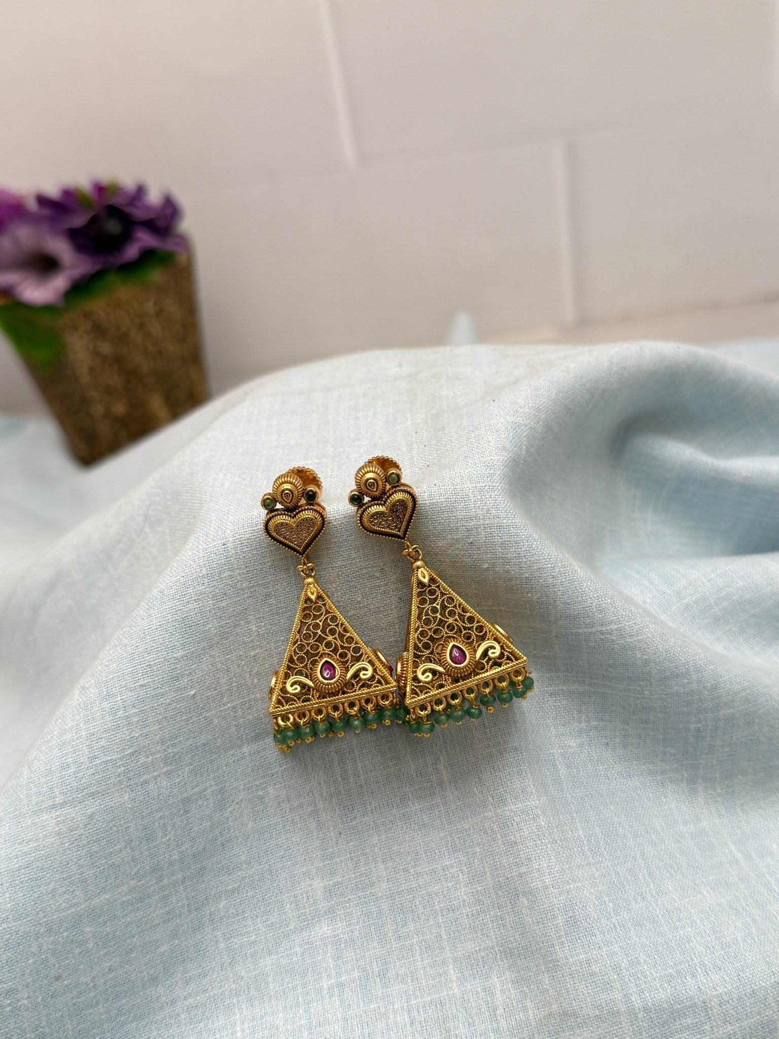 Antique Jhumka 0131 - Mahilas