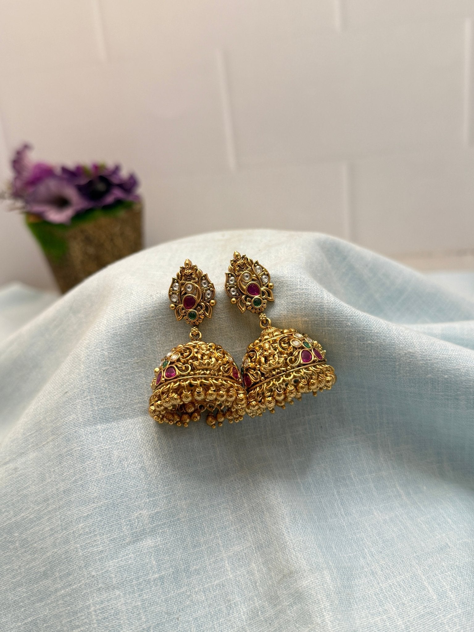 Antique Jhumka 0138 - Mahilas