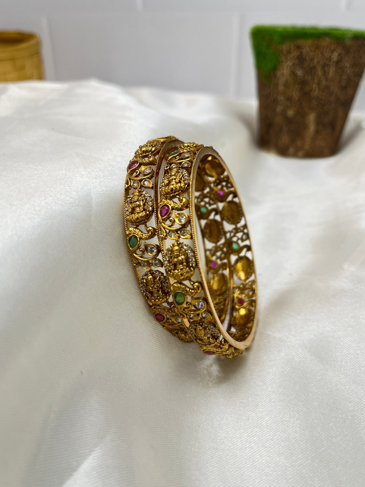 Antique Kada Bangle 1271 - Mahilas