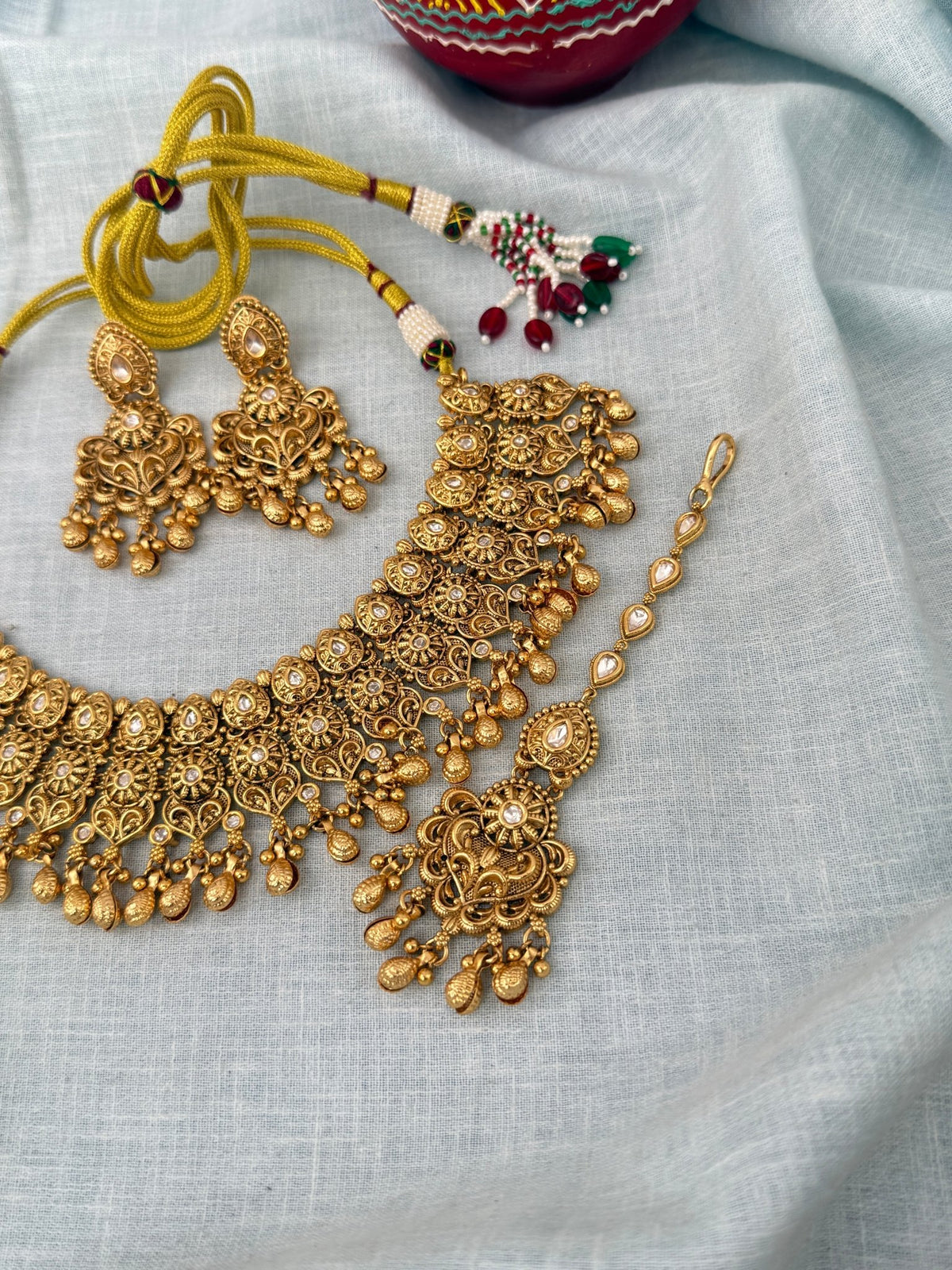 Antique Kundan Grand Necklace With Maang Tikka Short Set | N1282 - Mahilas