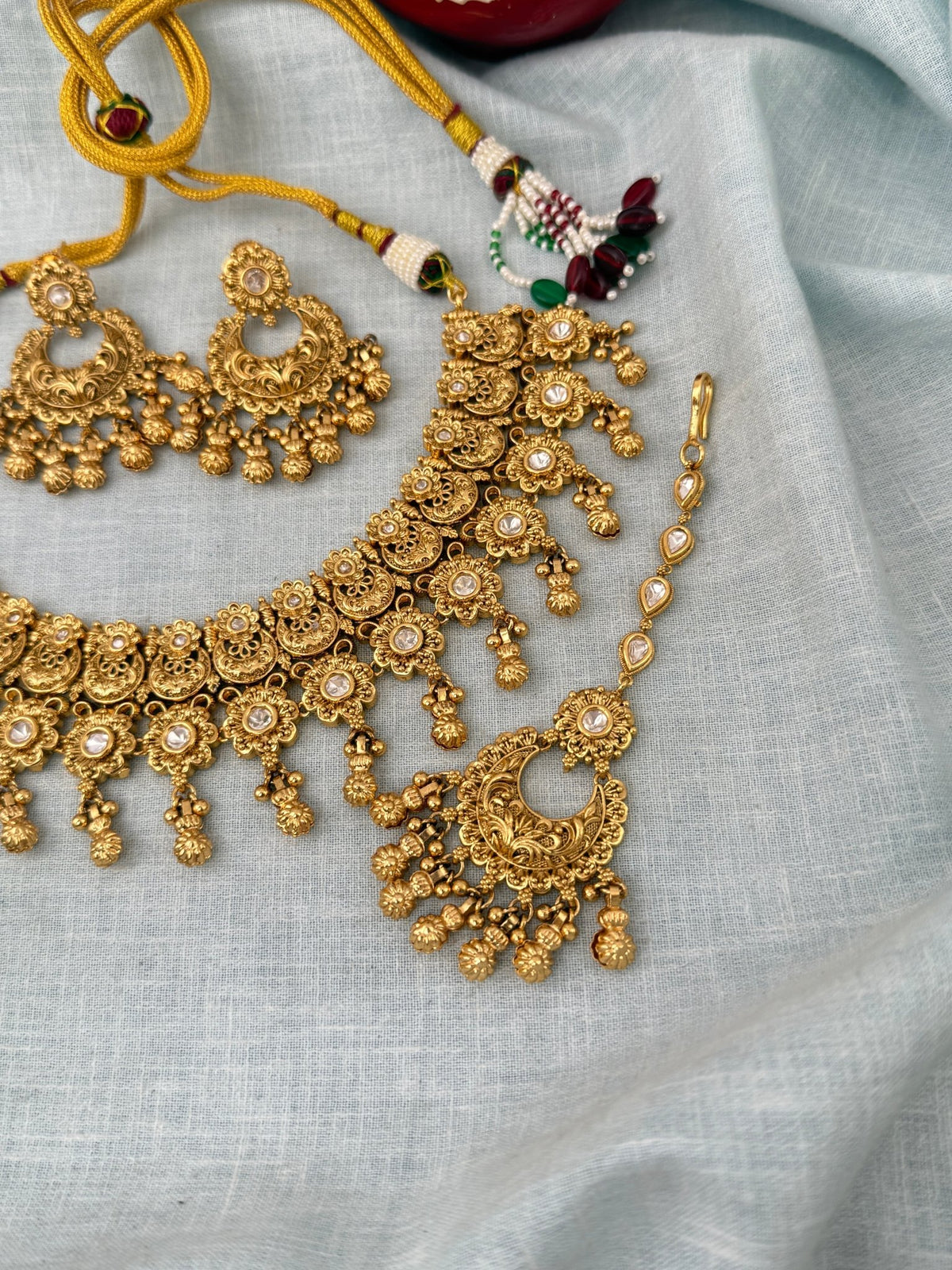 Antique Kundan Grand Necklace With Maang Tikka Short Set | N1286 - Mahilas
