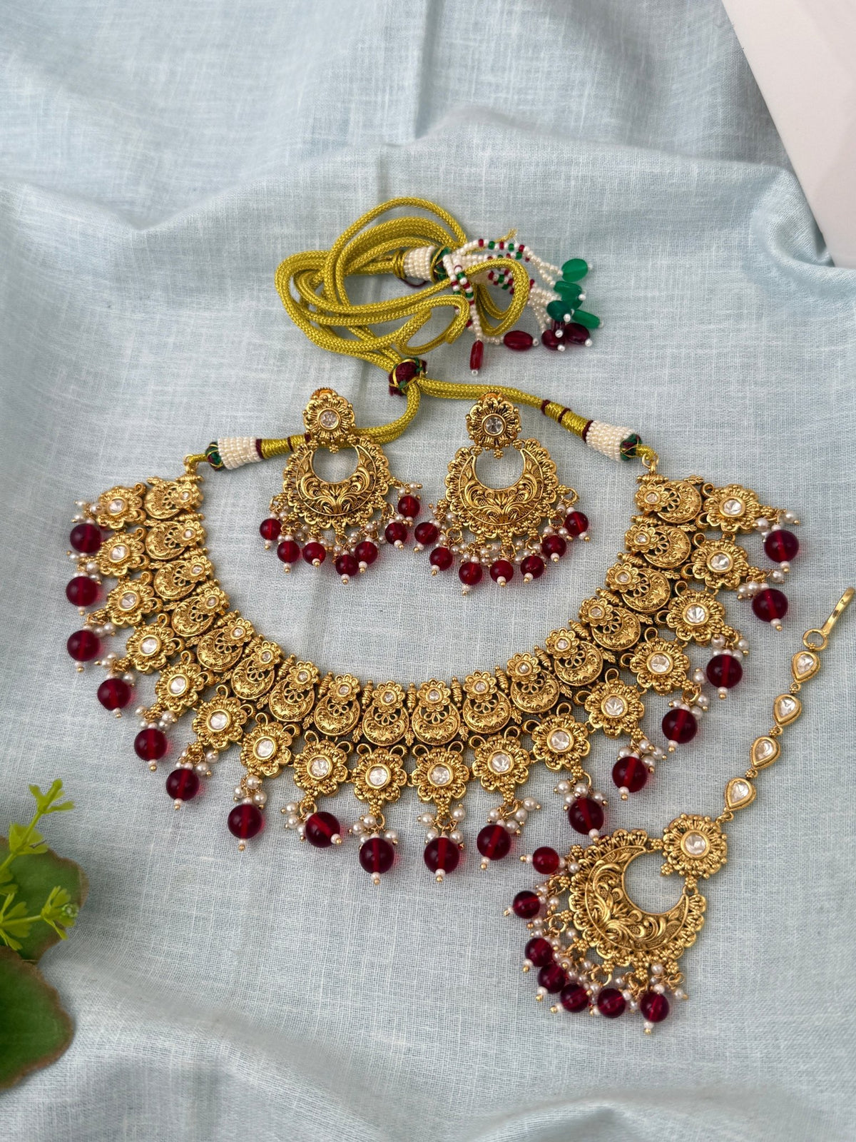 Antique Kundan Grand Necklace With Maang Tikka Short Set | N1288 - Mahilas