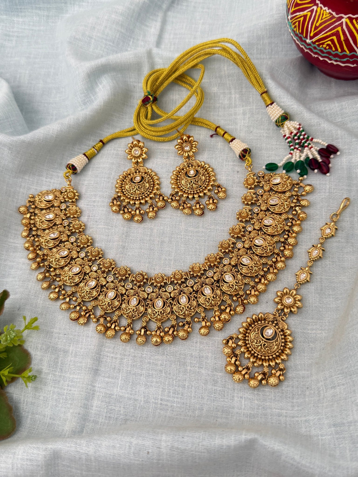 Antique Kundan Grand Necklace With Maang Tikka Short Set | N1294 - Mahilas