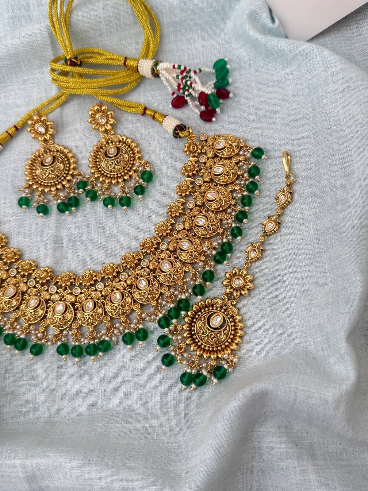 Antique Kundan Grand Necklace With Maang Tikka Short Set | N1295 - Mahilas