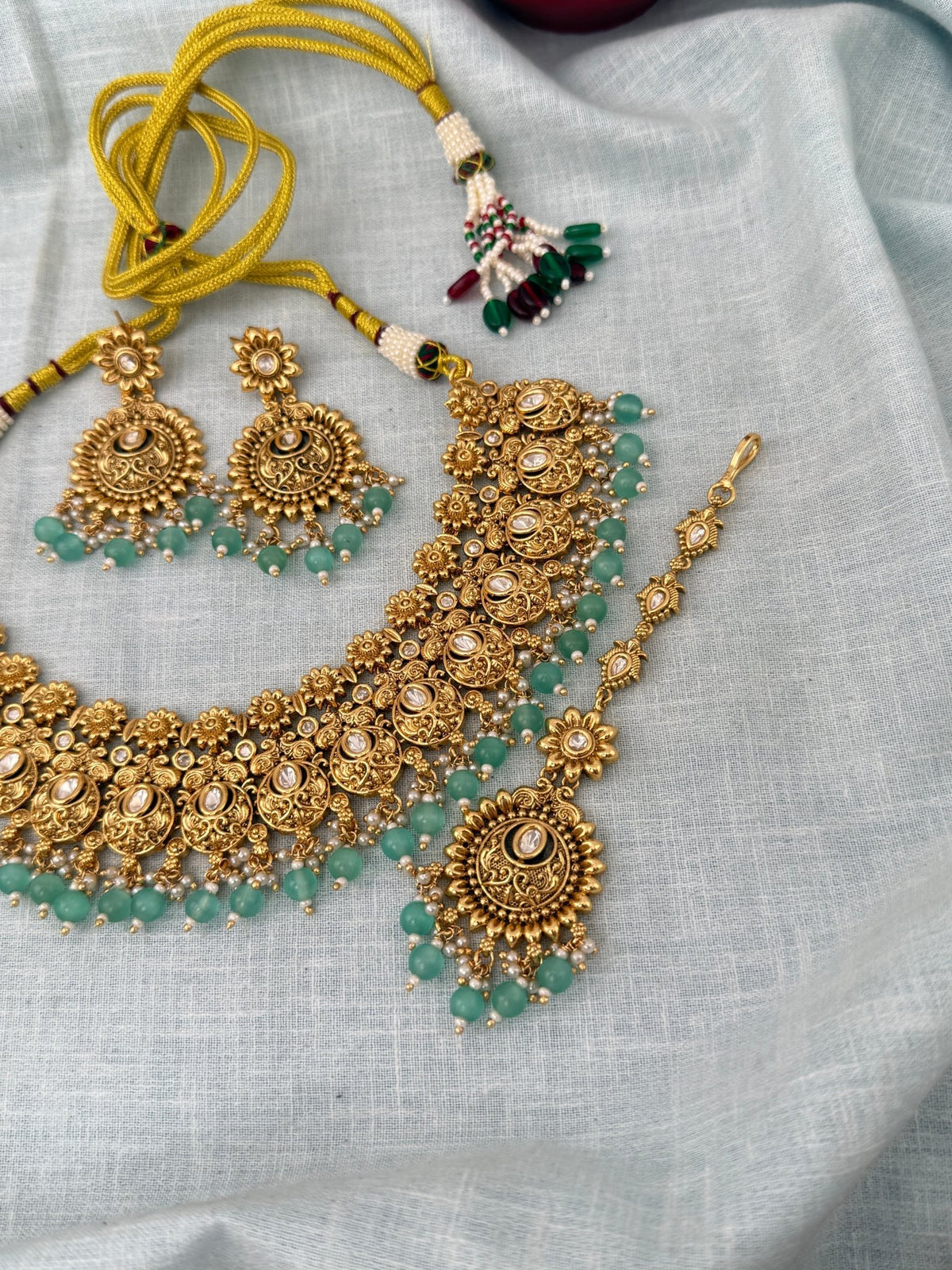 Antique Kundan Grand Necklace With Maang Tikka Short Set | N1299 - Mahilas