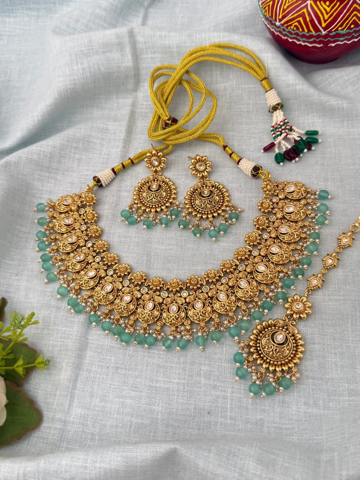 Antique Kundan Grand Necklace With Maang Tikka Short Set | N1299 - Mahilas