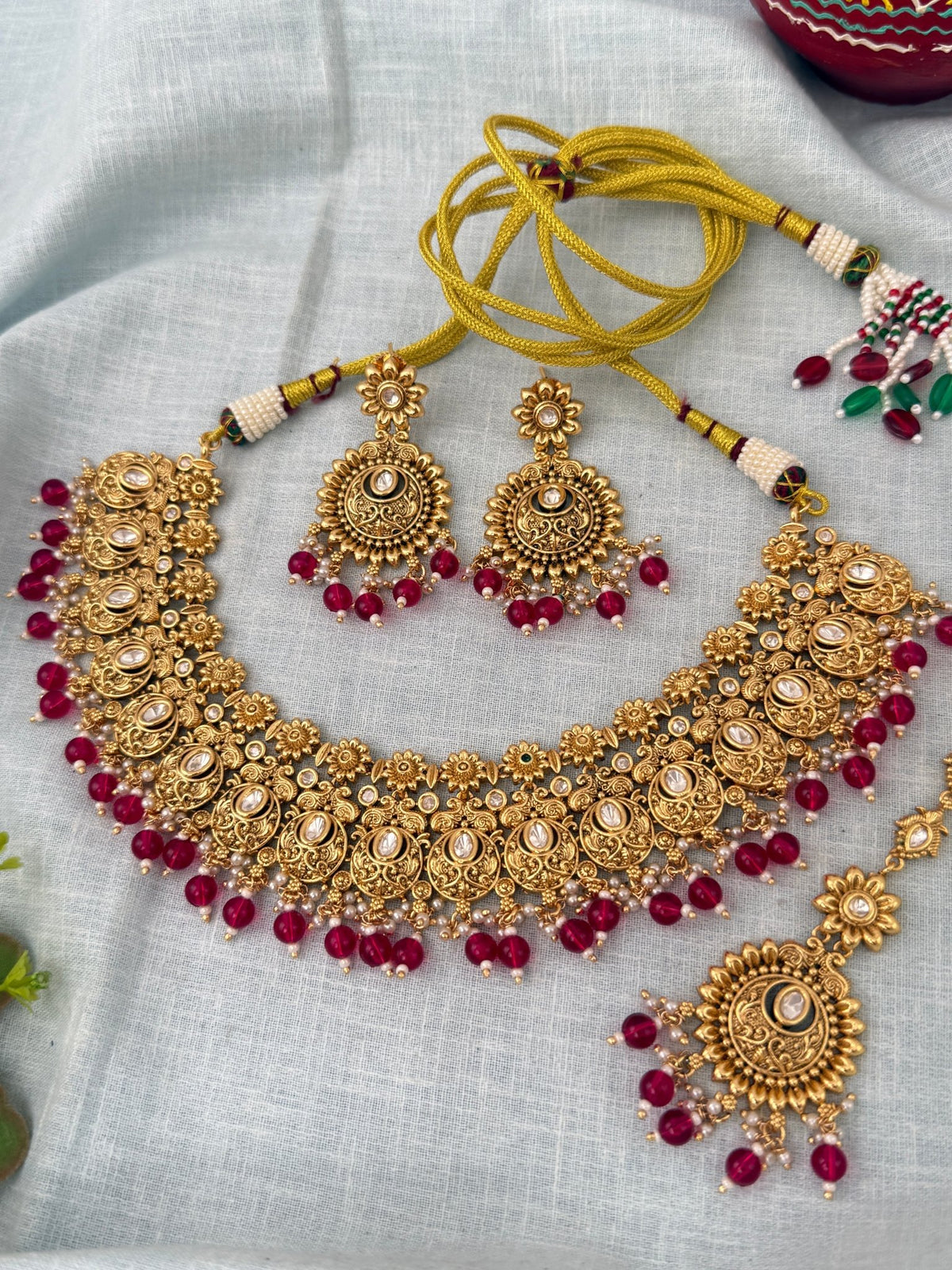 Antique Kundan Grand Necklace With Maang Tikka Short Set | N1300 - Mahilas