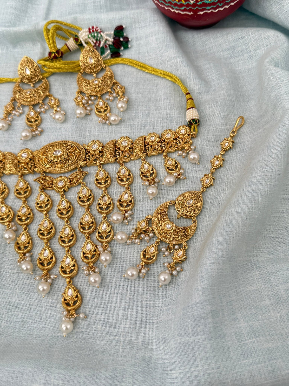 Antique Kundan Grand Necklace With Maang Tikka Short Set | N1302 - Mahilas