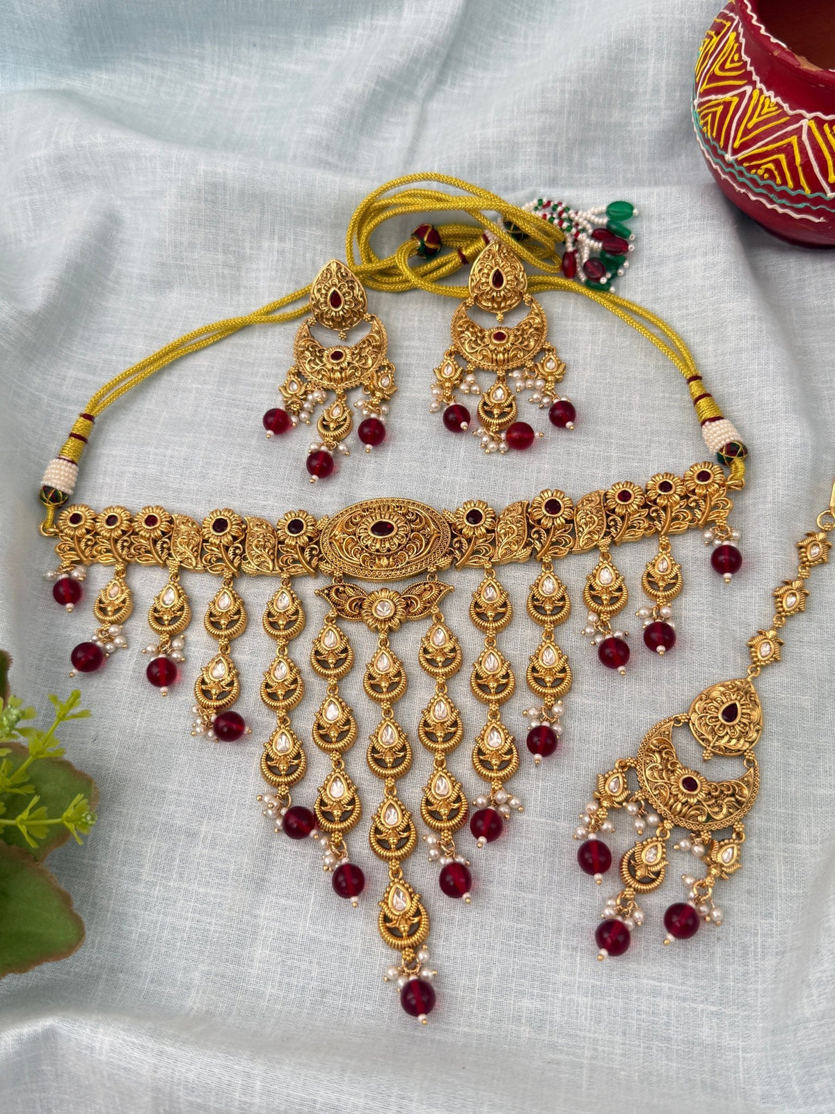 Antique Kundan Grand Necklace With Maang Tikka Short Set | N1304 - Mahilas