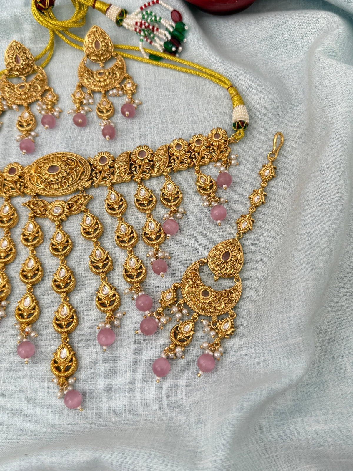 Antique Kundan Grand Necklace With Maang Tikka Short Set | N1305 - Mahilas