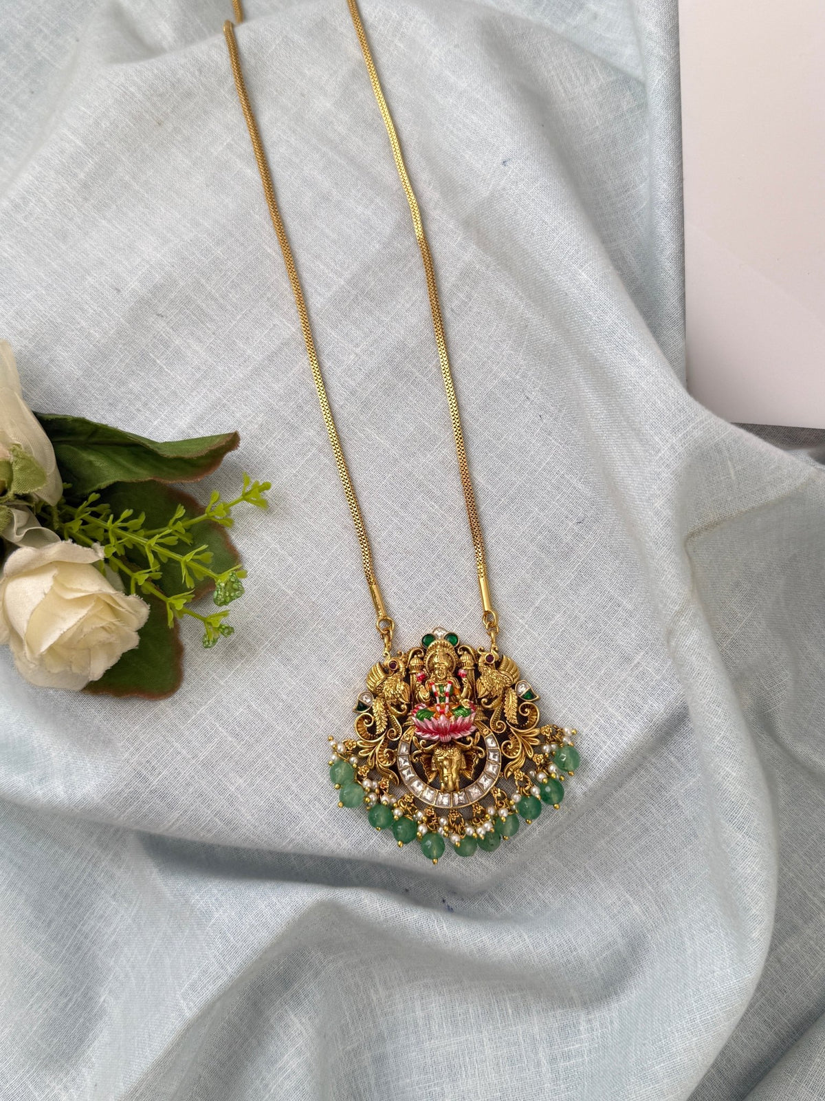 Antique Lakshmi Chain Pendant Necklace | C0018 - Mahilas