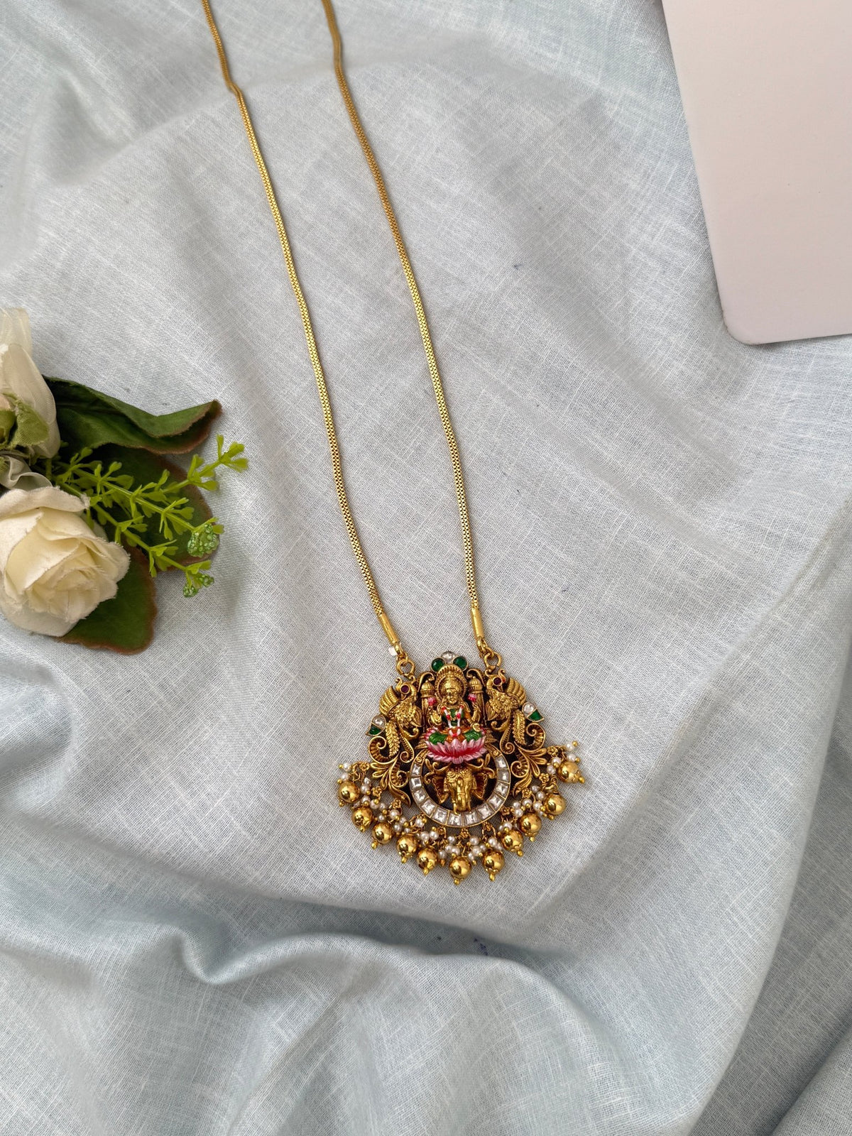 Antique Lakshmi Chain Pendant Necklace | C0019 - Mahilas