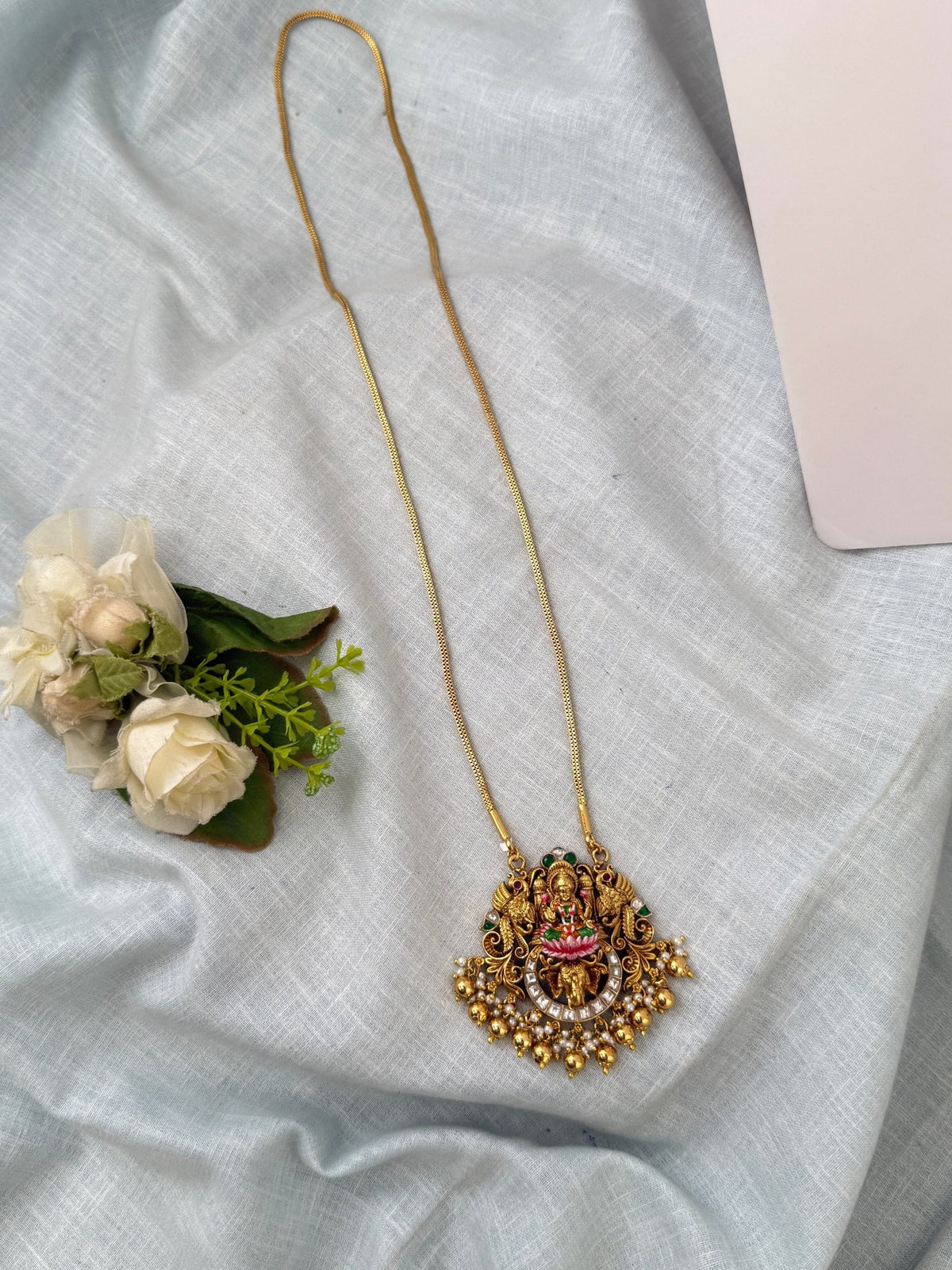 Antique Lakshmi Chain Pendant Necklace | C0019 - Mahilas