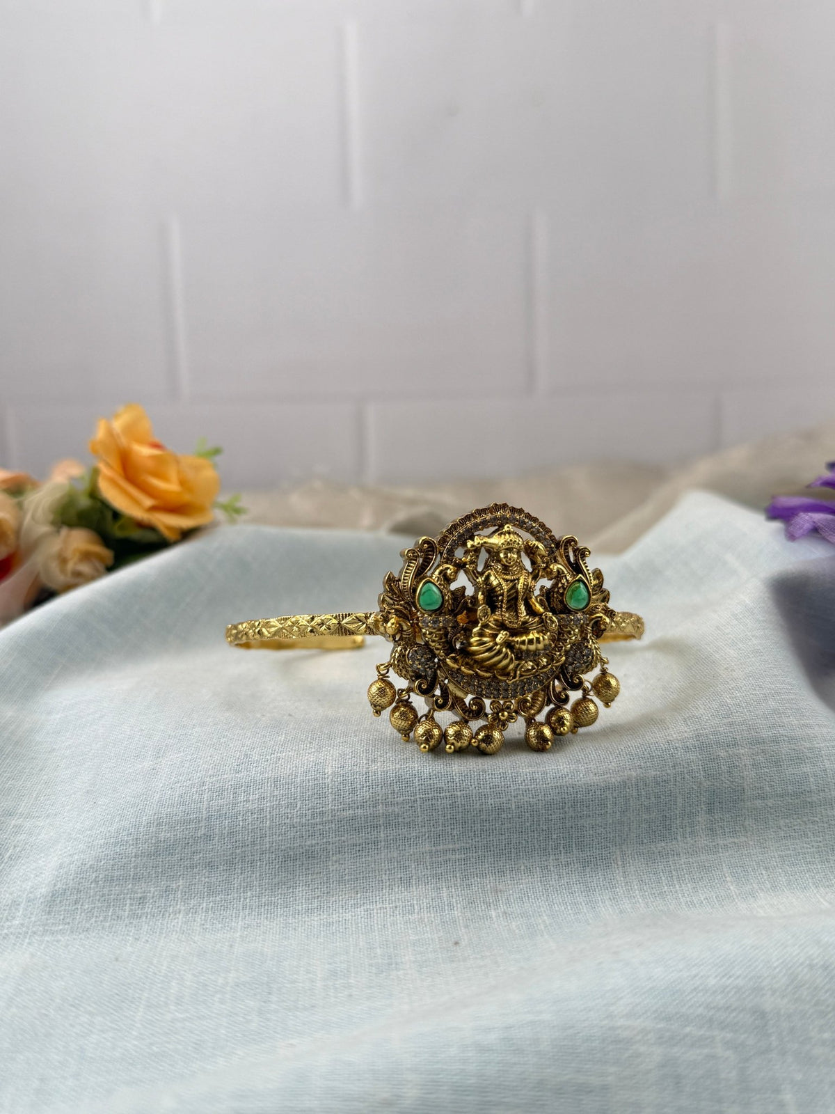 Antique Lakshmi Cuff Vanki | Set of 1 | 024 - Mahilas