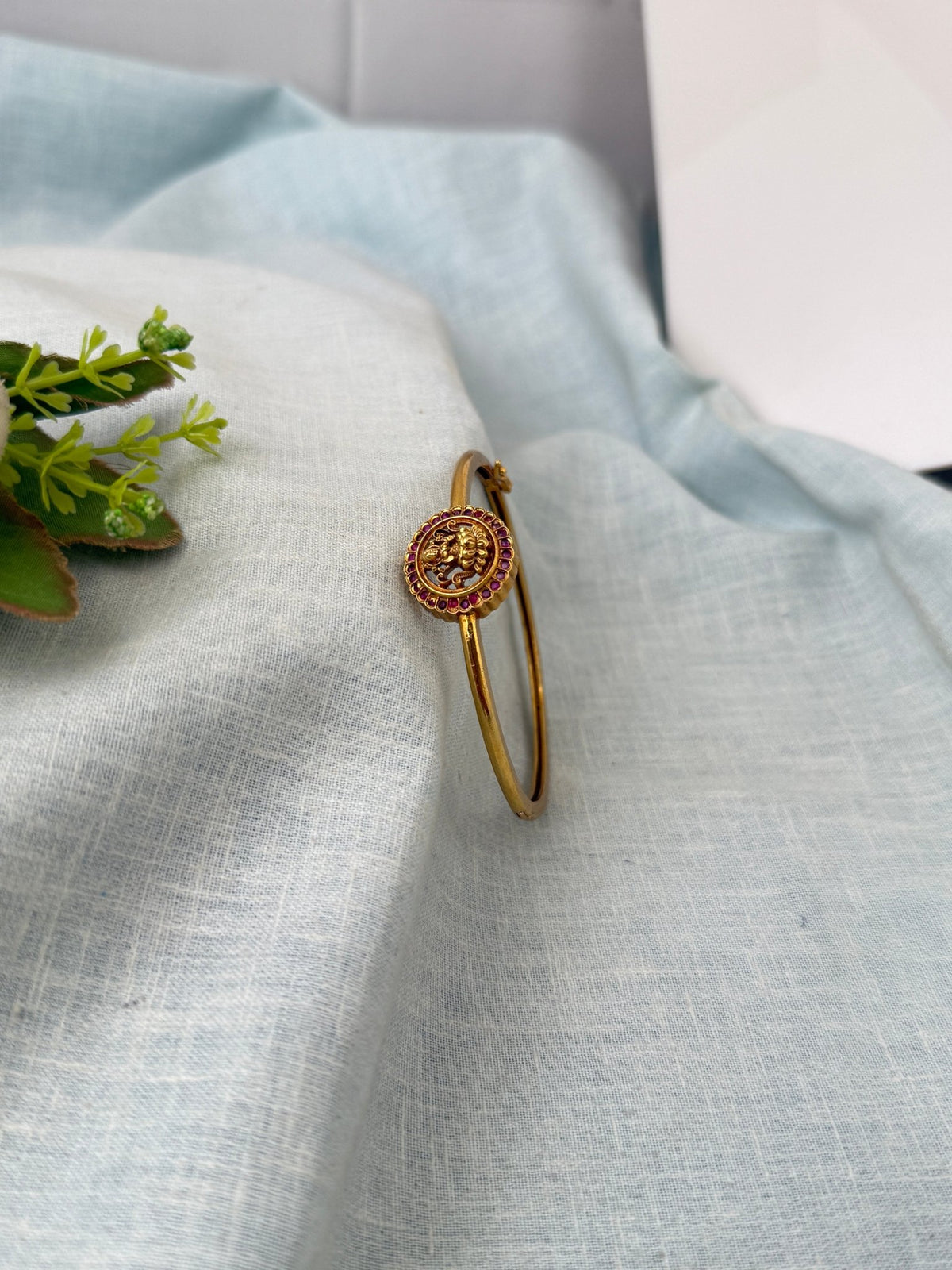 Antique Lakshmi Kada Bracelet | Set of 1 | L0120 - Mahilas