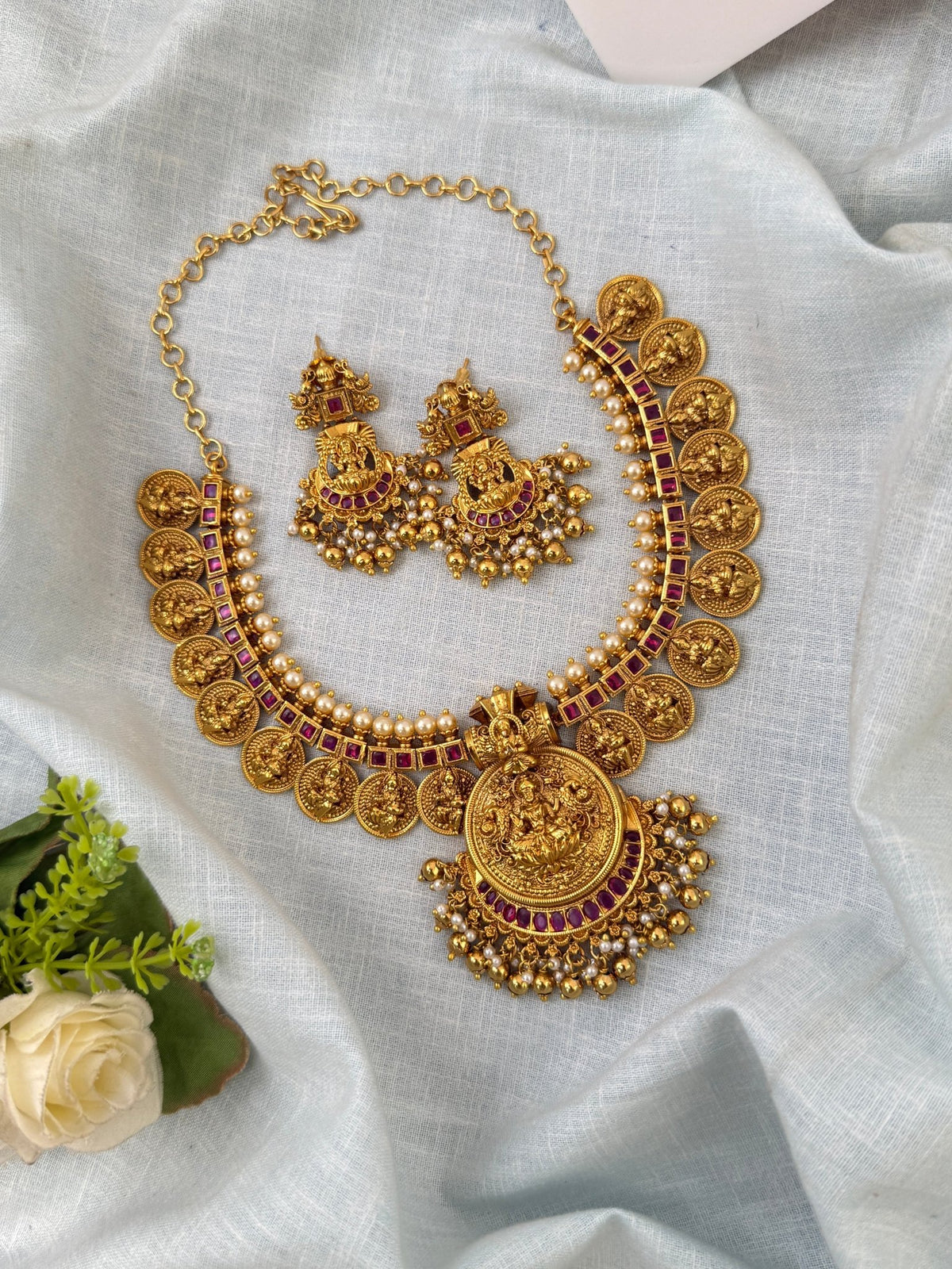 Antique Lakshmi Kasu Short Neacklace Set | N0535 - Mahilas
