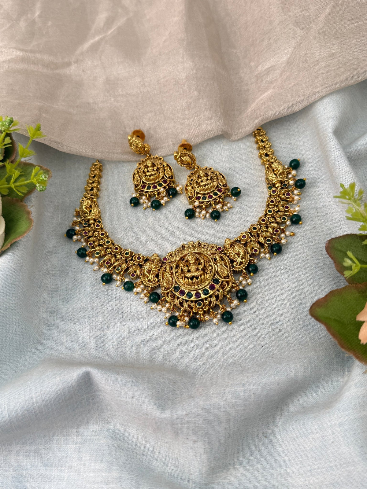 Antique Lakshmi Short Necklace Set | 025 - Mahilas