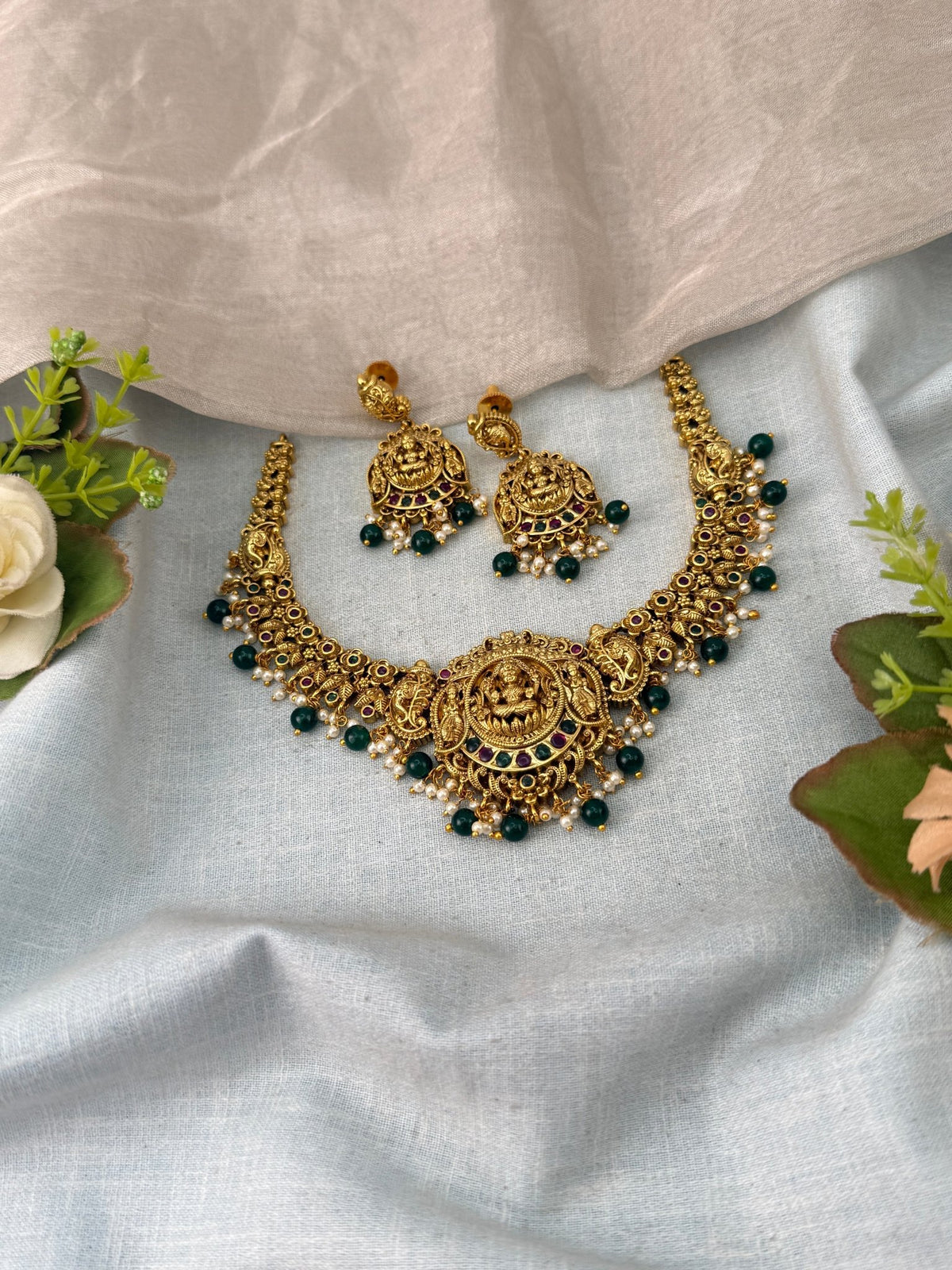 Antique Lakshmi Short Necklace Set | 025 - Mahilas