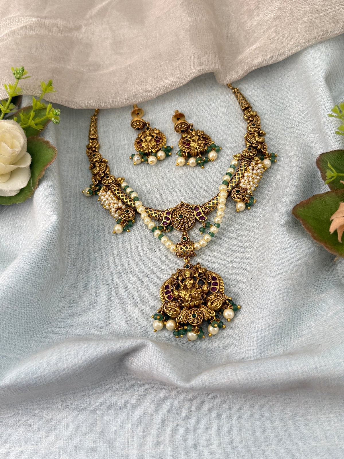 Antique Lakshmi Short Necklace Set | 027 - Mahilas