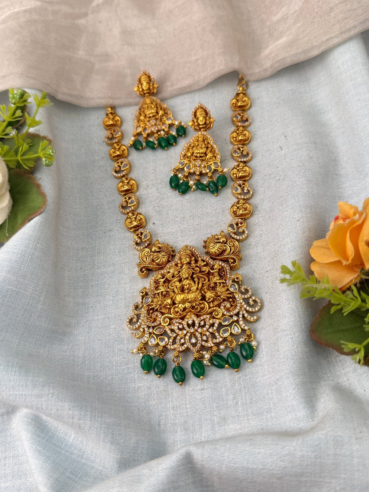 Antique Lakshmi Short Necklace Set | 038 - Mahilas