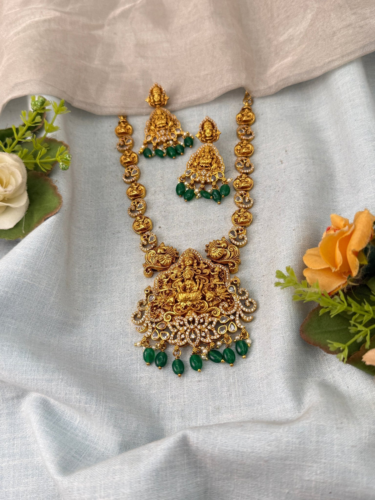Antique Lakshmi Short Necklace Set | 038 - Mahilas
