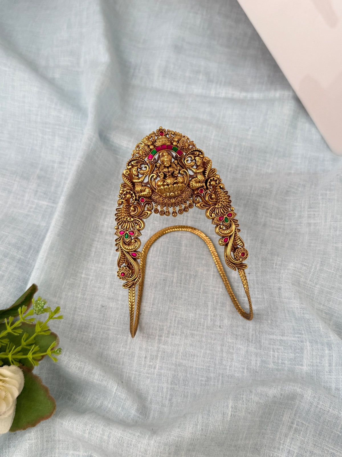 Antique Lakshmi Vanki | 038 - Mahilas