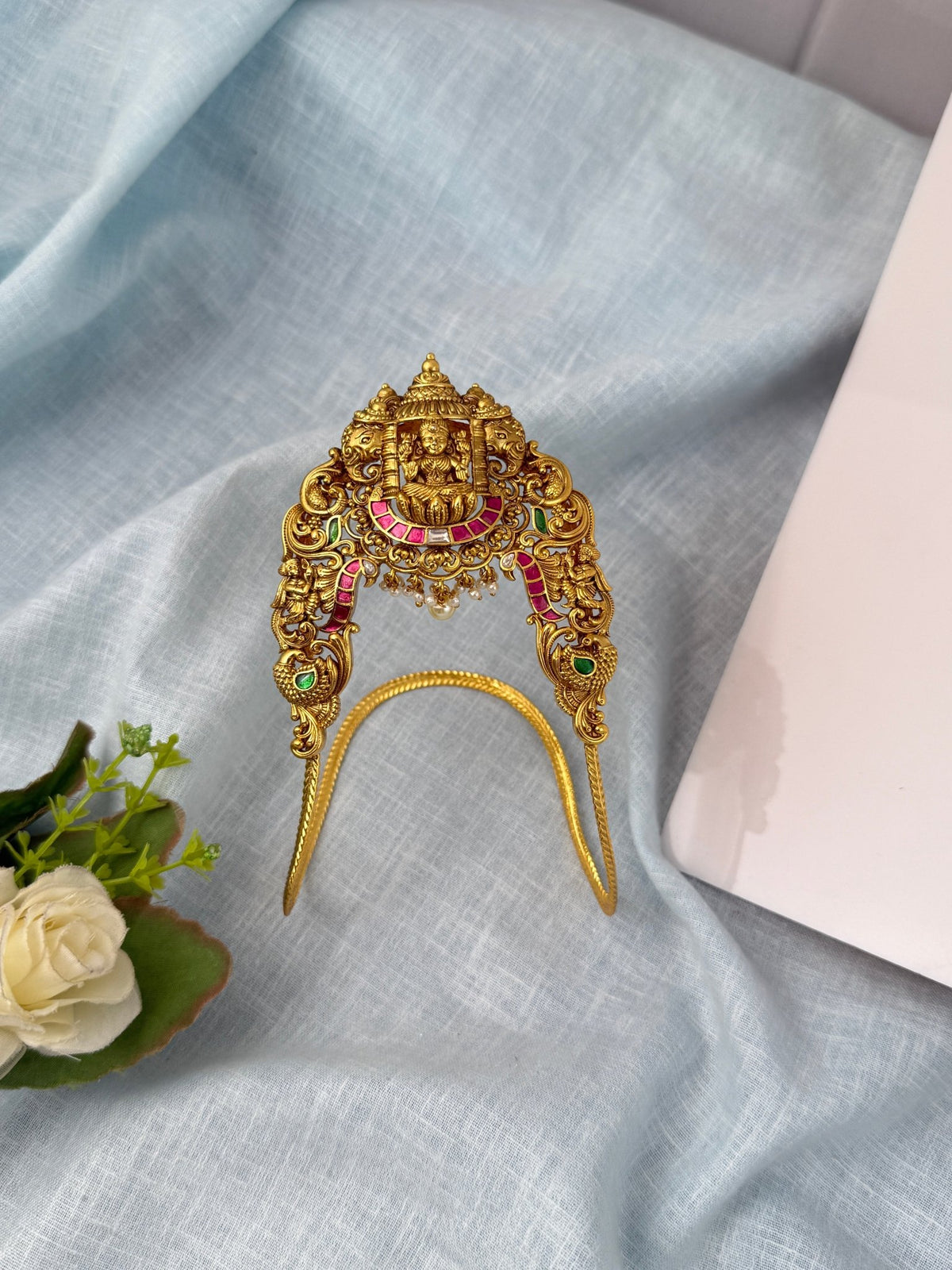 Antique Lakshmi Vanki | 040 - Mahilas