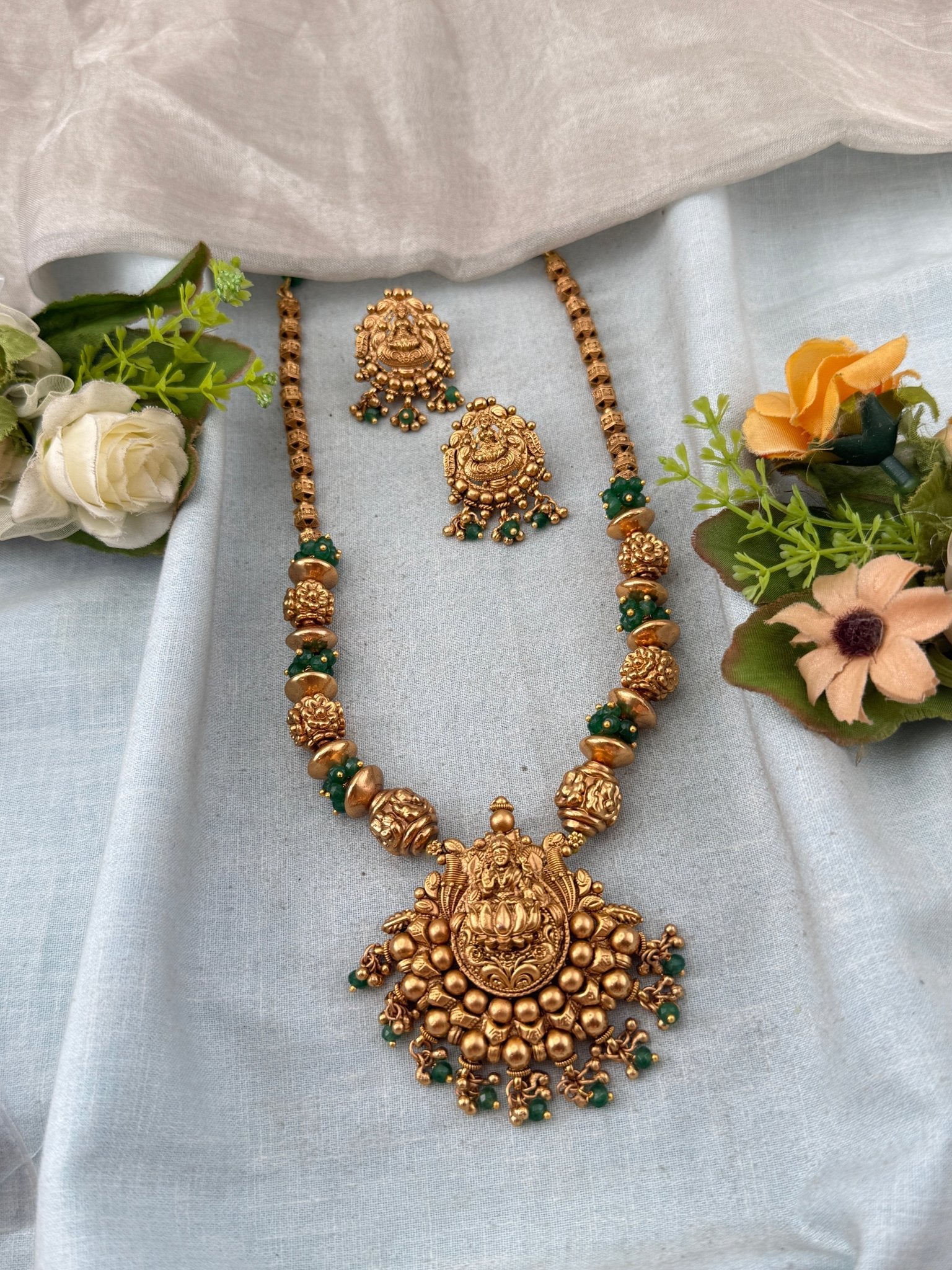 Antique Lotus Lakshmi Pendant Necklace Set | No237 - Mahilas